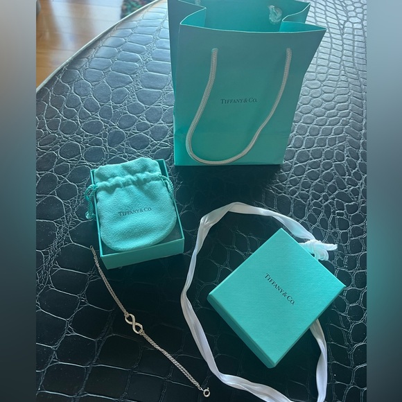 Tiffany & Co. Sterling Silver Infinity Bracelet w/ box, bag and ribbon ♾️ - Picture 8 of 8